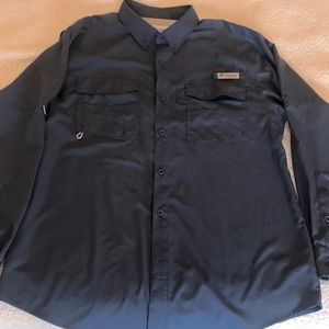 Columbia men’s Omni shield shirt. Size Medium